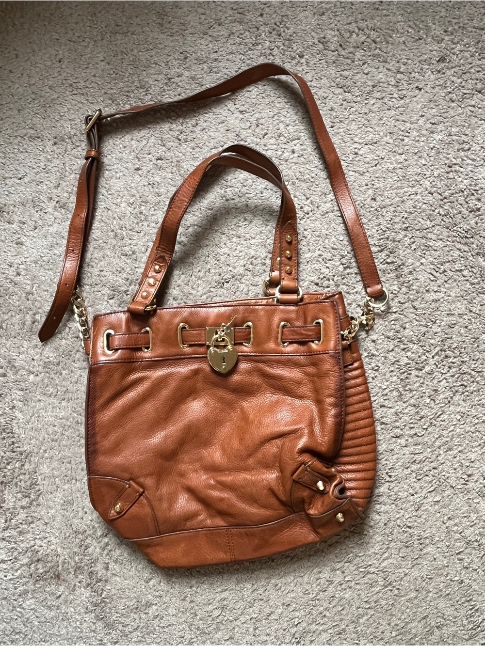 Vintage Juicy Couture Women's Tan Leather Shoulder Bag with Gold Hardware